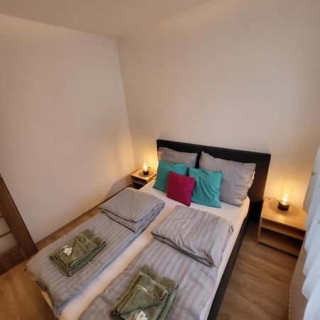 Triangol Apartman: Fuerdo, Belvaros, Egyetem ジュール エクステリア 写真