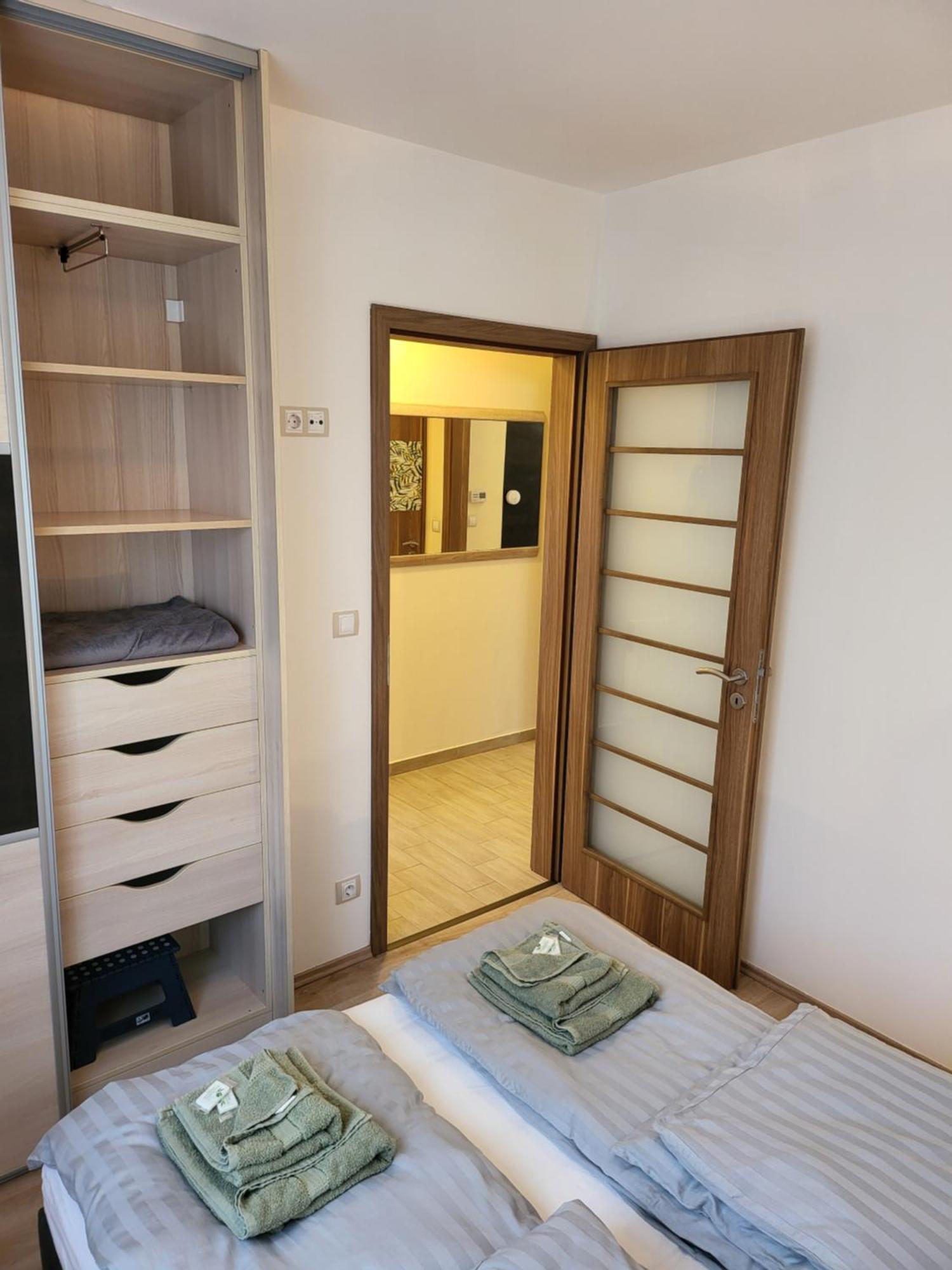 Triangol Apartman: Fuerdo, Belvaros, Egyetem ジュール エクステリア 写真