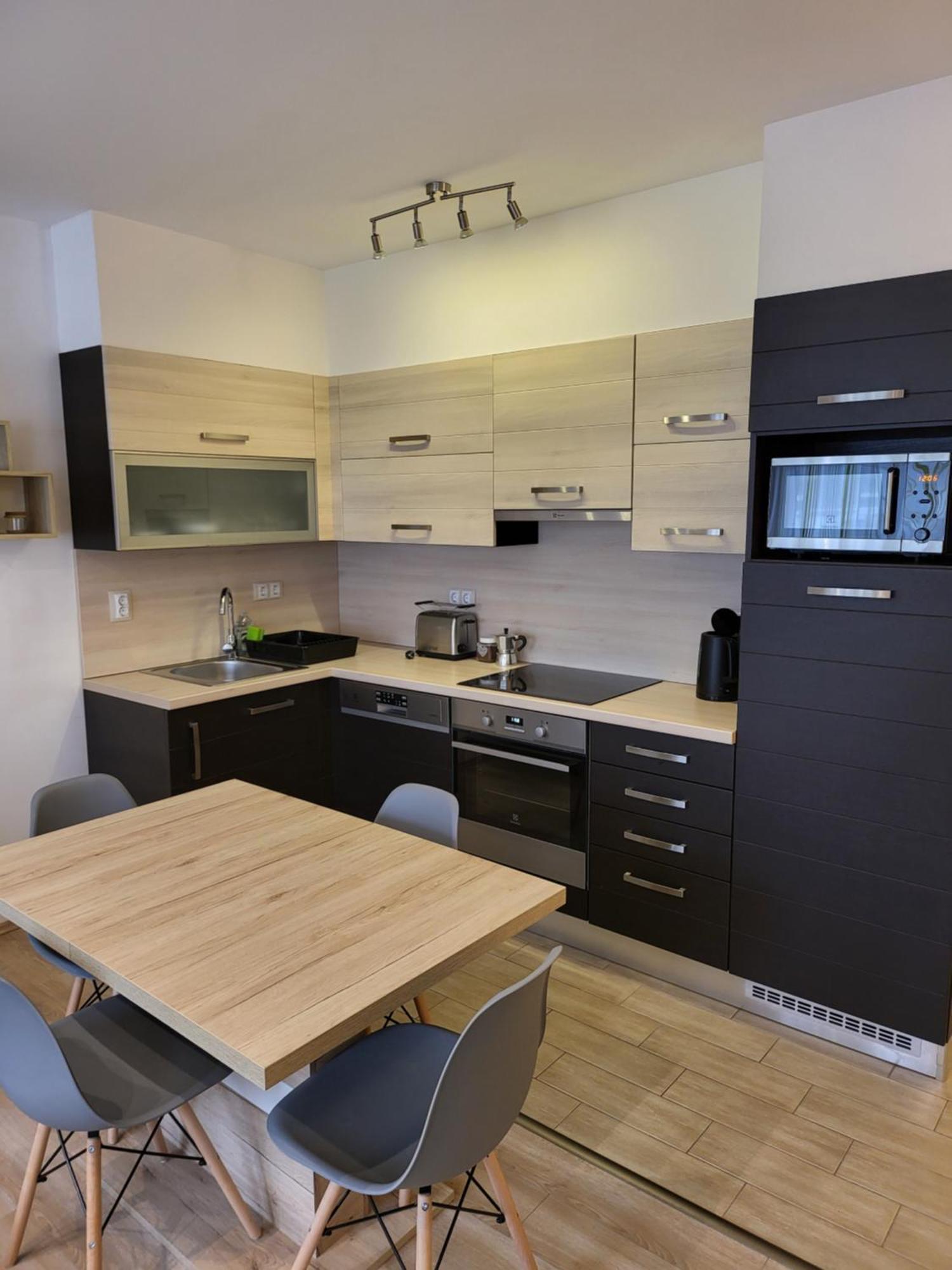 Triangol Apartman: Fuerdo, Belvaros, Egyetem ジュール エクステリア 写真