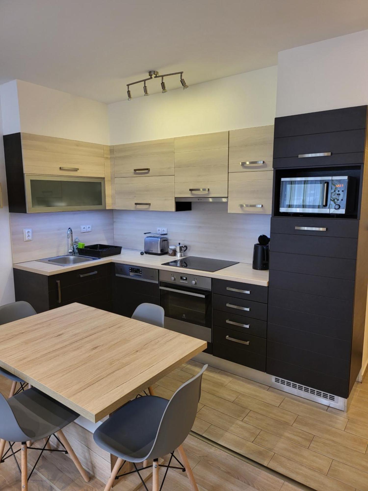 Triangol Apartman: Fuerdo, Belvaros, Egyetem ジュール エクステリア 写真