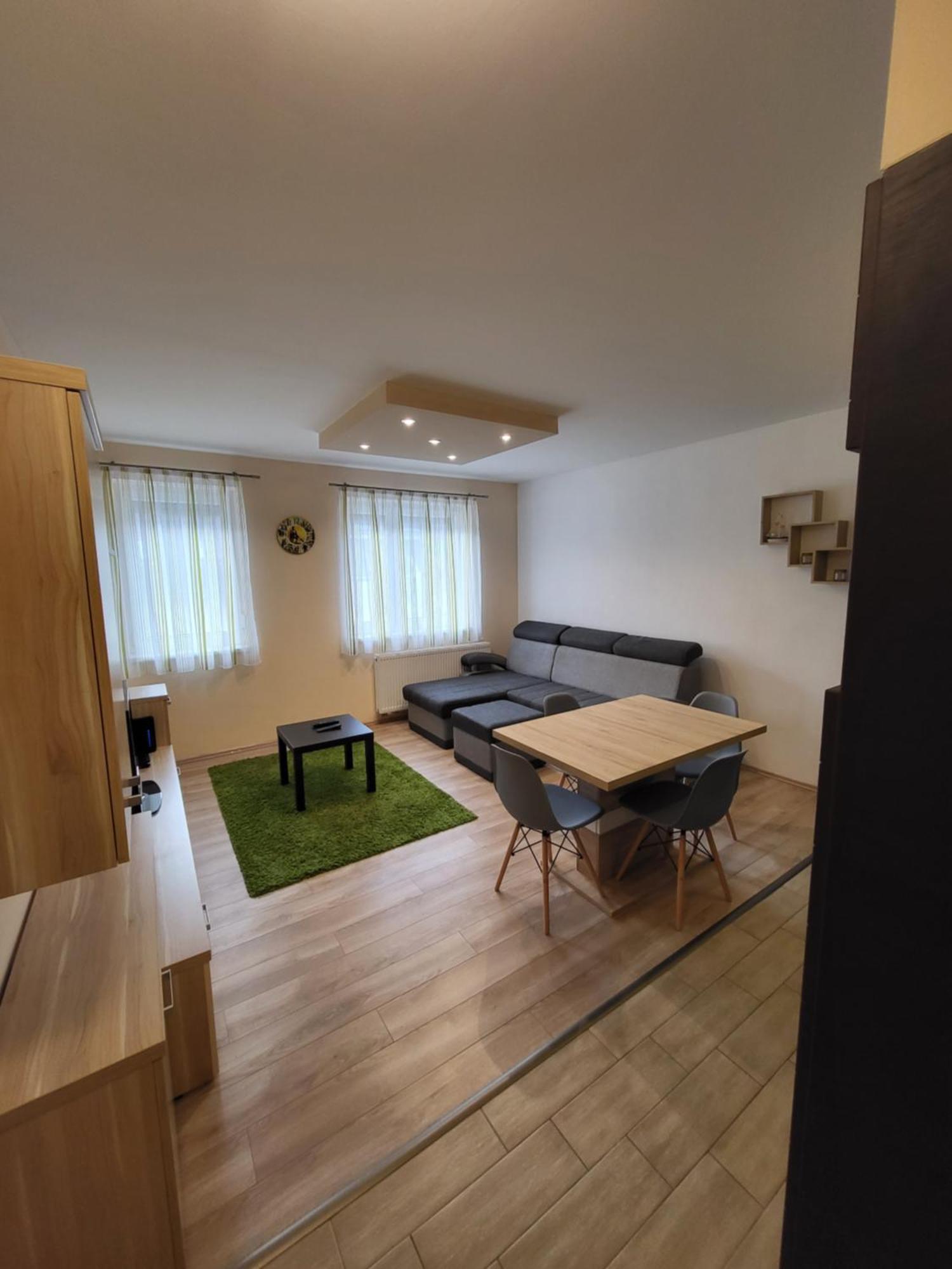 Triangol Apartman: Fuerdo, Belvaros, Egyetem ジュール エクステリア 写真